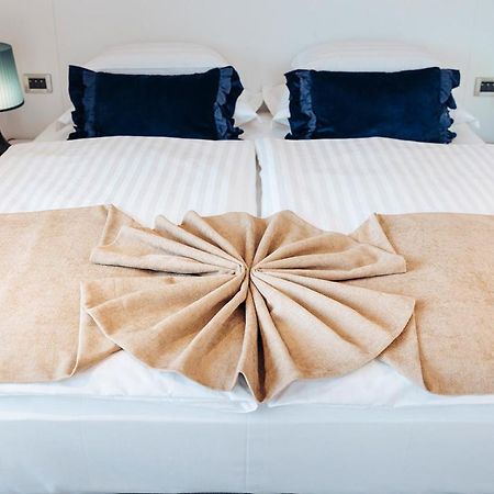 Antunovic Hotel East Sesvete Kültér fotó