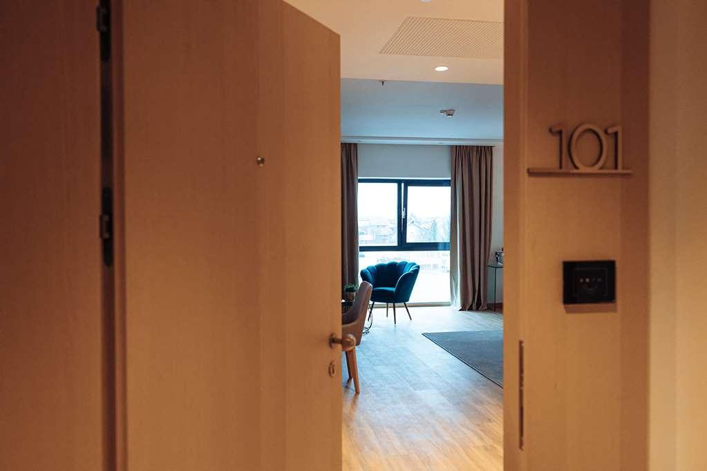 Antunovic Hotel East Sesvete Szoba fotó