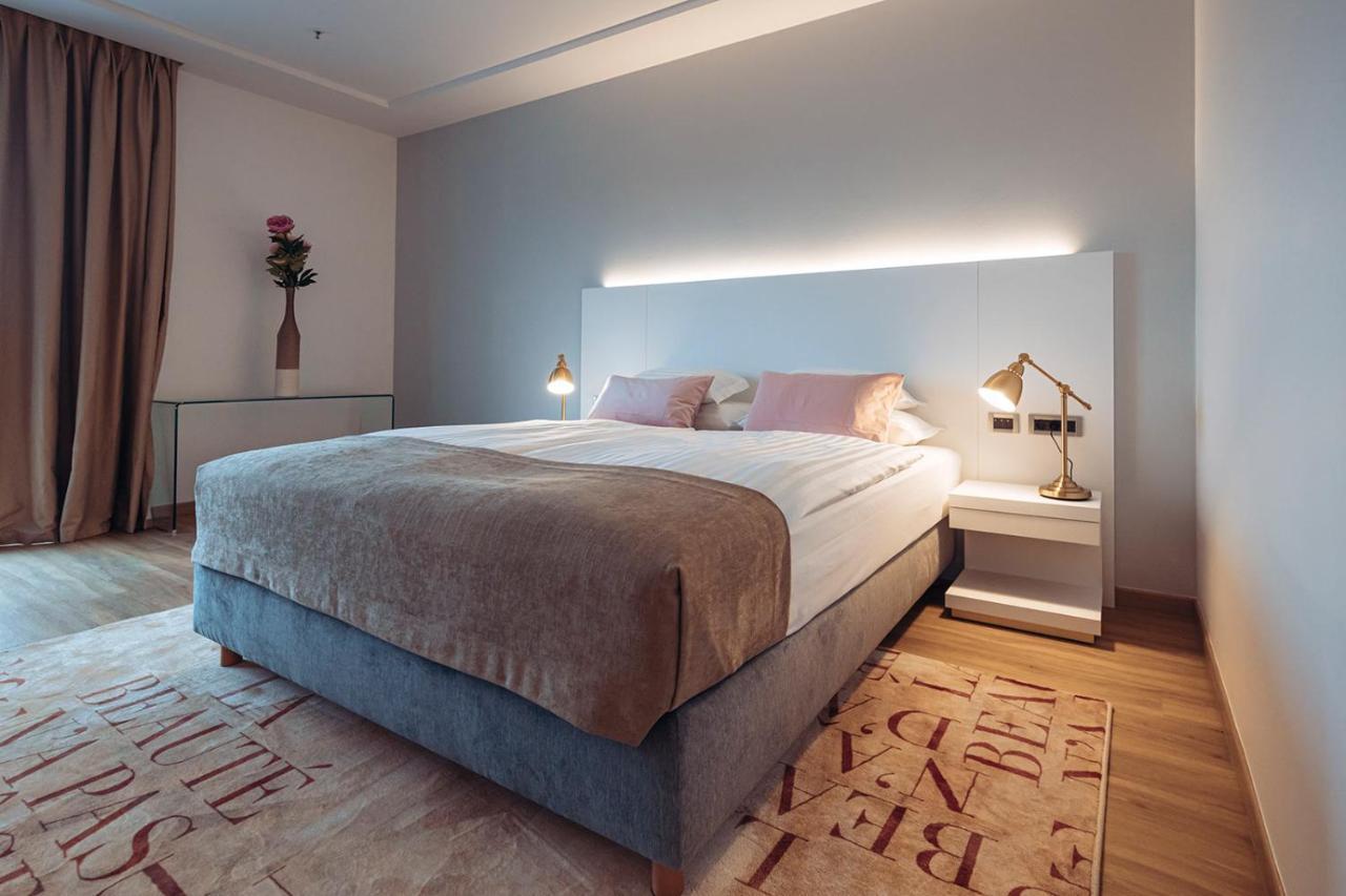 Antunovic Hotel East Sesvete Kültér fotó