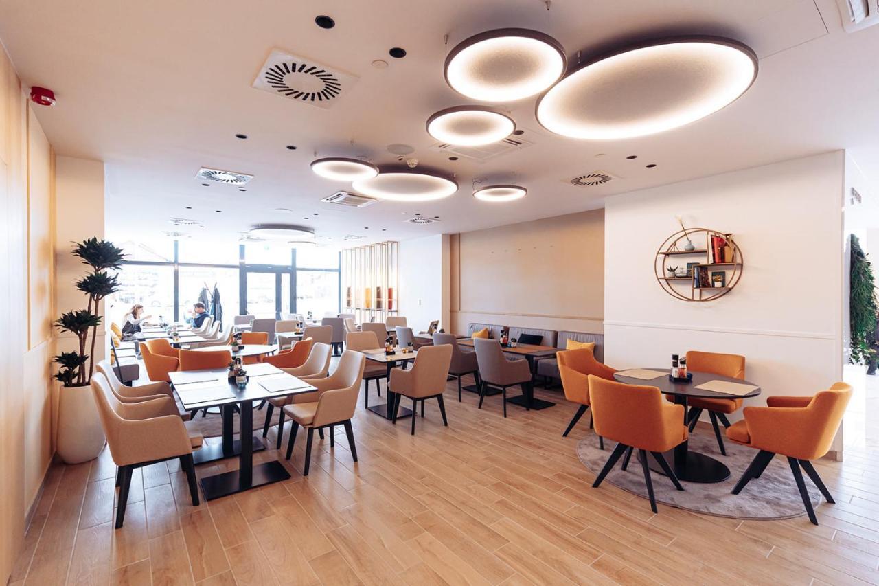 Antunovic Hotel East Sesvete Kültér fotó